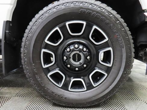 Used 2025 Ford F250 Platinum image 8