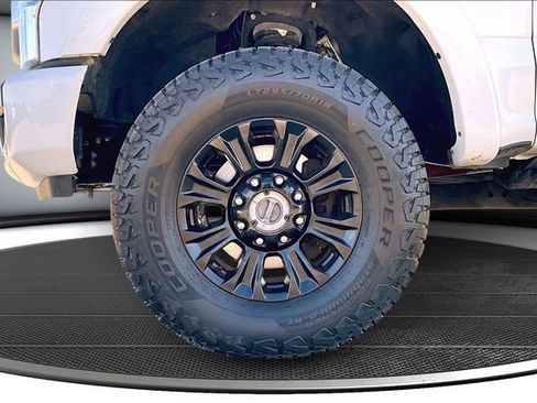 Used 2021 Ford F250 Platinum w/ Tremor Off-Road Package image 35