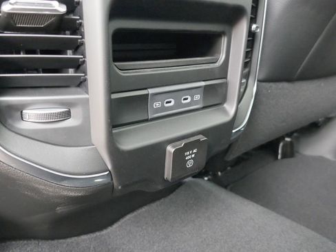 New 2026 RAM 2500 Laramie w/ Night Edition AWD/4WD image 16