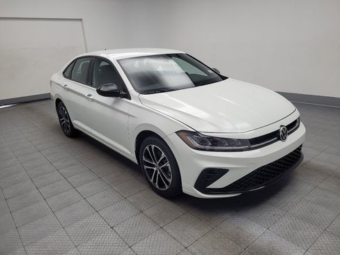Used 2025 Volkswagen Jetta Sport FWD image 13