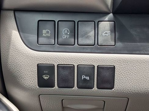 Used 2018 Toyota Highlander Limited FWD image 22