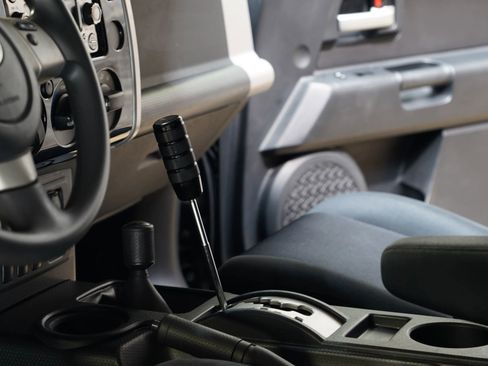 Used 2013 Toyota FJ Cruiser 4WD w/ Convenience Pkg image 40