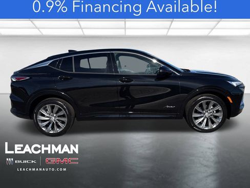 New 2025 Buick Envista Avenir image 2