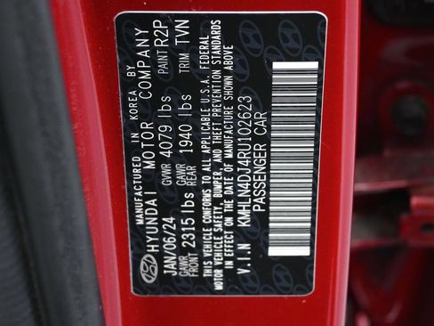 Used 2024 Hyundai Elantra Limited FWD image 17