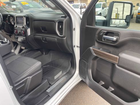 Used 2022 Chevrolet Silverado 3500 LT w/ Convenience Package image 23