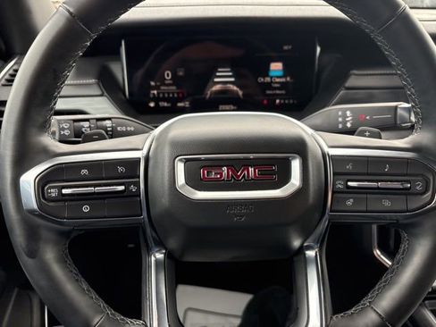Certified 2025 GMC Acadia Elevation AWD/4WD image 33