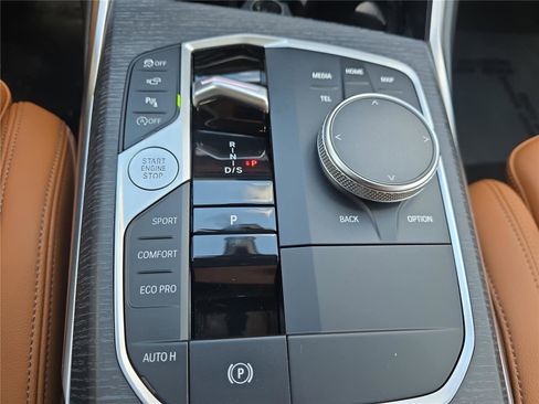 Certified 2025 BMW 330i Sedan w/ Convenience Package image 20