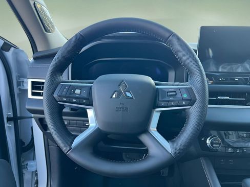 New 2026 Mitsubishi Outlander SE AWD/4WD image 21