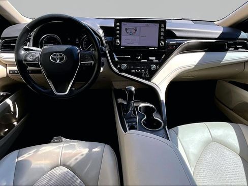 Used 2021 Toyota Camry XLE FWD image 16