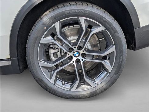 New 2026 BMW X5 xDrive50e w/ Premium Package AWD/4WD image 9