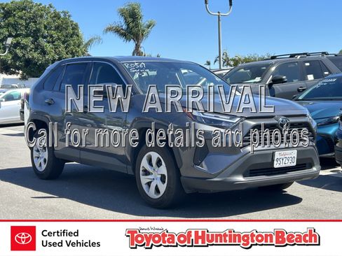 Used 2025 Toyota RAV4 LE AWD/4WD image 1