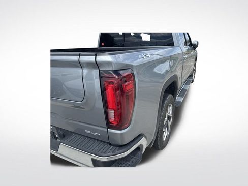 Used 2023 GMC Sierra 1500 SLT w/ SLT Premium Package AWD/4WD image 12