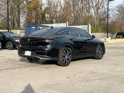 Used 2023 Toyota Crown XLE image 5