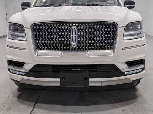 Used 2020 Lincoln Navigator Reserve w/ Luxury Package image 2