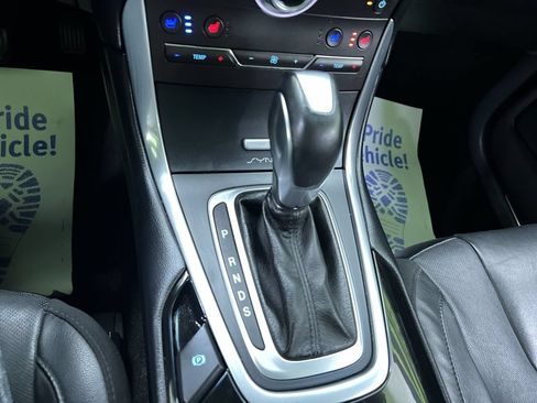 Used 2017 Ford Edge Titanium w/ Equipment Group 301A AWD/4WD image 25