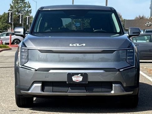 Certified 2024 Kia EV9 Light Long Range RWD image 11