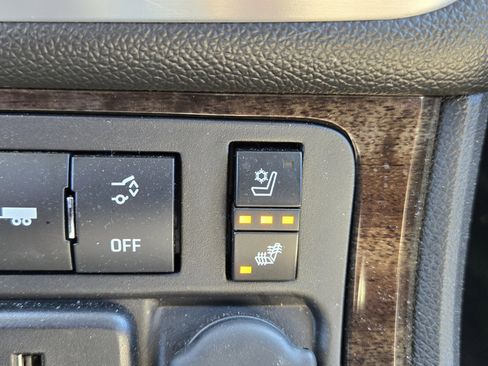 Used 2015 GMC Acadia SLT image 24