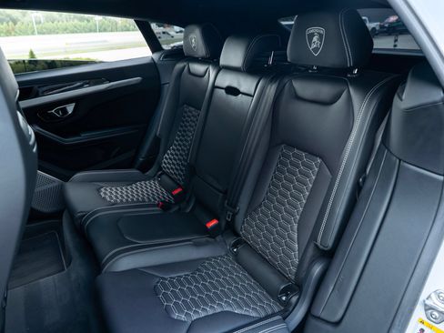 Used 2021 Lamborghini Urus AWD/4WD image 10