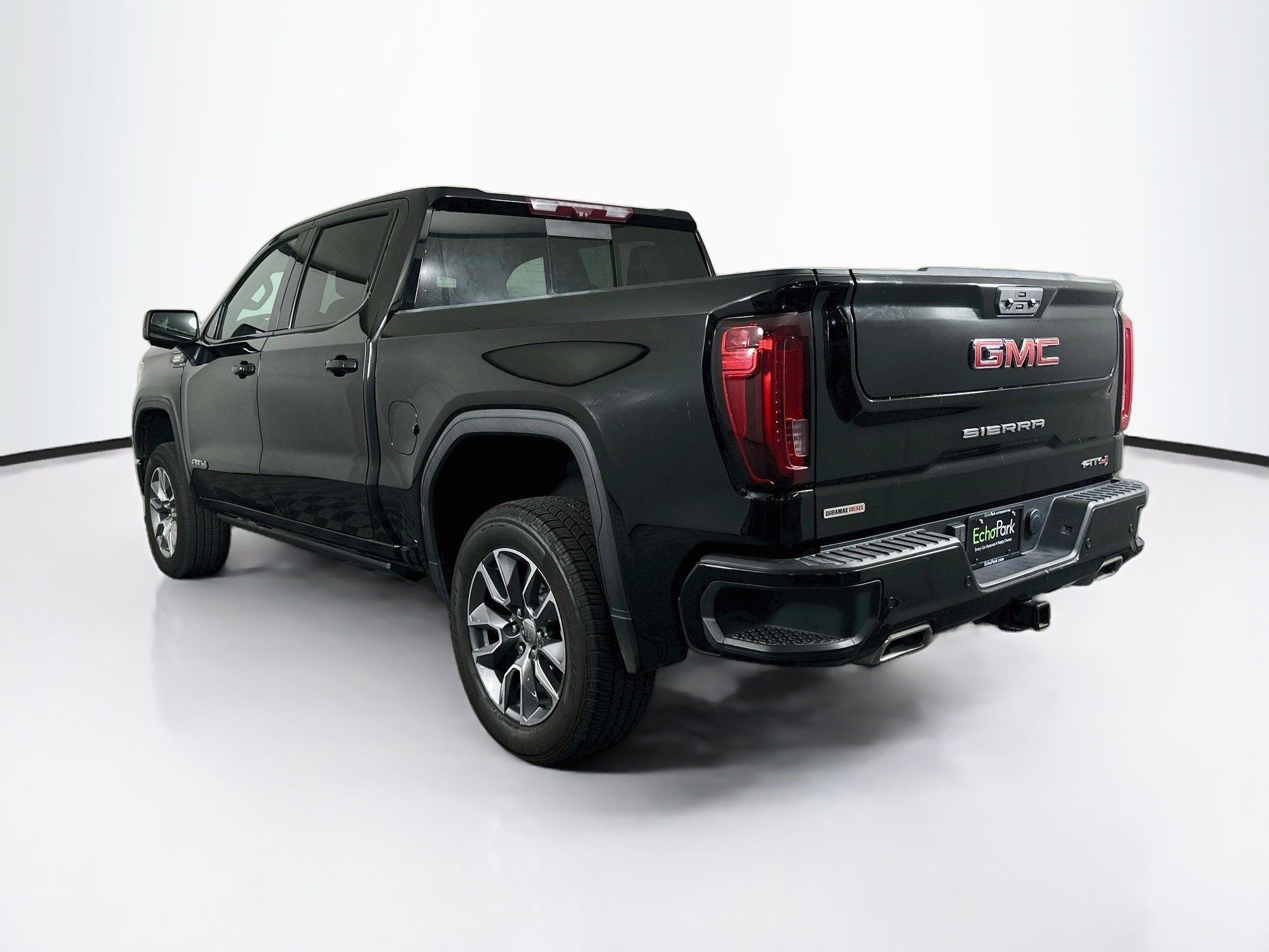 Used 2023 GMC Sierra 1500 AT4 w/ Technology Package AWD/4WD image 5