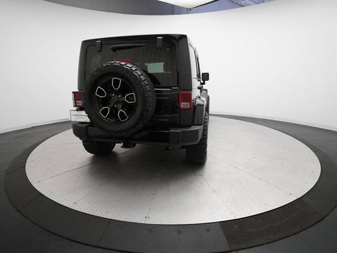 Used 2018 Jeep Wrangler Unlimited Sahara AWD/4WD image 13