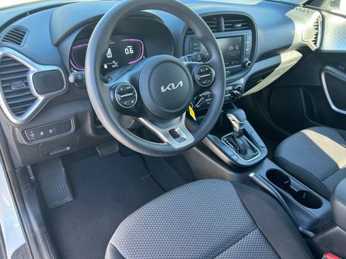 Used 2024 Kia Soul LX w/ Option Group 015 image 16