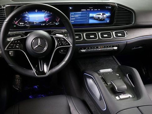 Certified 2026 Mercedes-Benz GLS 450 4MATIC image 18
