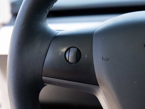 Used 2022 Tesla Model 3 Long Range image 12