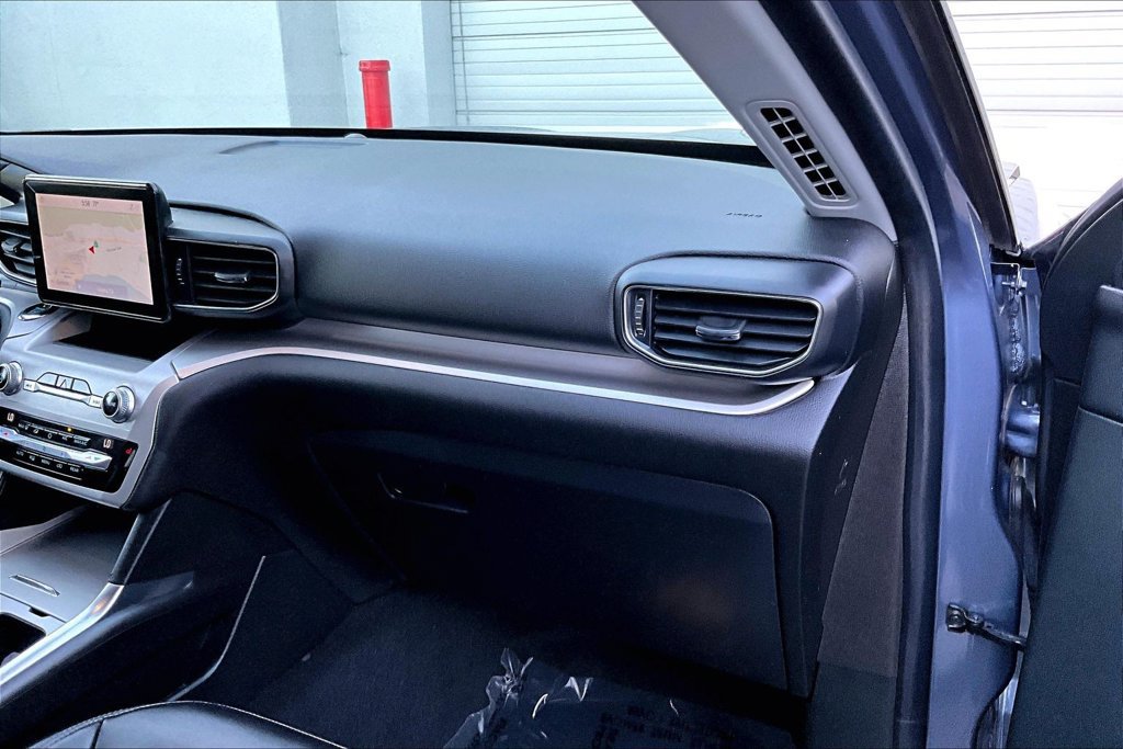 Used 2021 Ford Explorer XLT w/ Equipment Group 202A RWD image 27