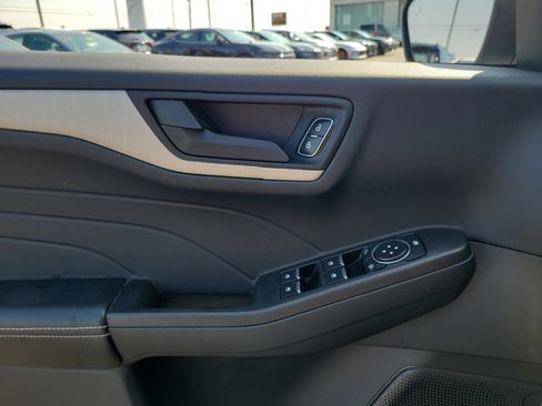 Used 2022 Ford Escape SE AWD/4WD image 17