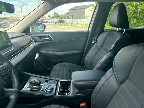 Used 2023 Mitsubishi Outlander SE AWD/4WD image 11