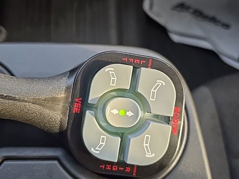 Used 2022 GMC Sierra 2500 SLE w/ SLE Value Package; image 33