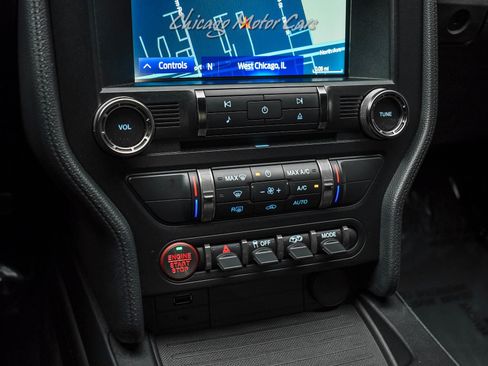 Used 2022 Ford Mustang Shelby GT500 w/ Carbon Fiber Track Pack image 16