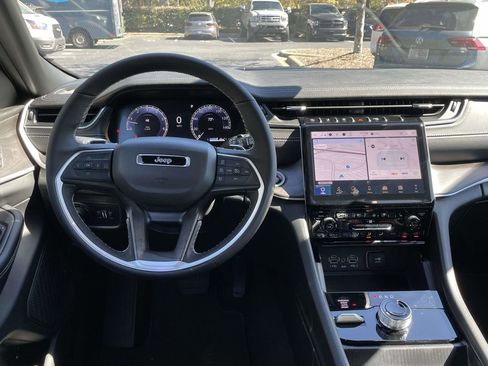 New 2025 Jeep Grand Cherokee L Limited w/ Black Appearance Package image 11