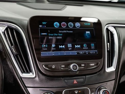 Used 2017 Chevrolet Malibu LT w/ Leather Package image 17