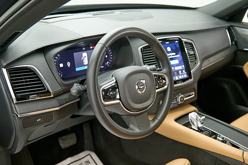 Certified 2023 Volvo XC90 B6 Ultimate w/ Protection Package Premier AWD/4WD image 13