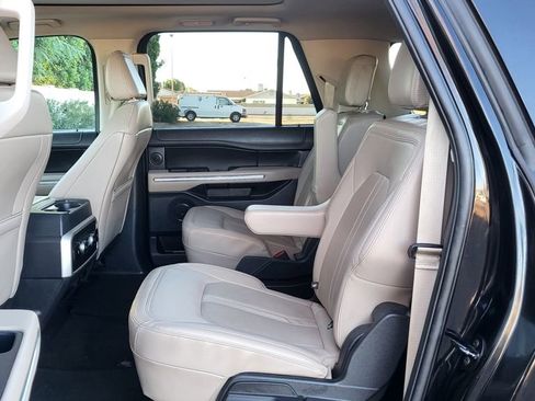 Used 2023 Ford Expedition Max Limited image 23