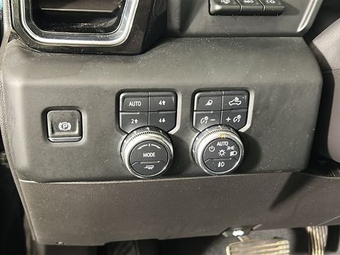 Used 2024 GMC Sierra 1500 Denali w/ Denali Reserve Package AWD/4WD image 23