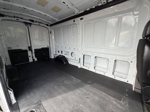 Used 2023 Ford Transit 250 Medium Roof RWD image 8