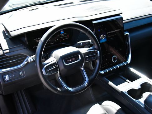 Used 2024 GMC Acadia Elevation FWD image 16