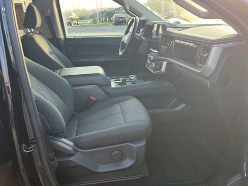 Used 2024 Ford Expedition XLT RWD image 13