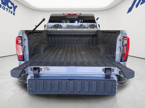 Used 2024 GMC Sierra 2500 AT4 w/ Technology Package AWD/4WD image 10