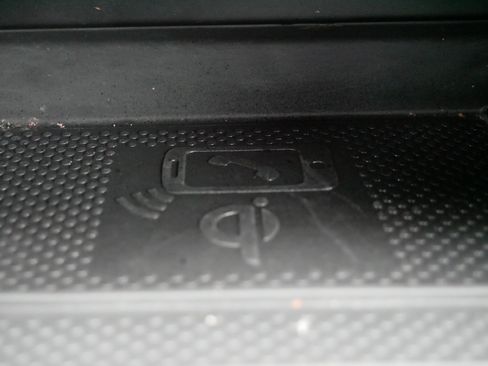 Used 2024 Volkswagen Taos SE image 29