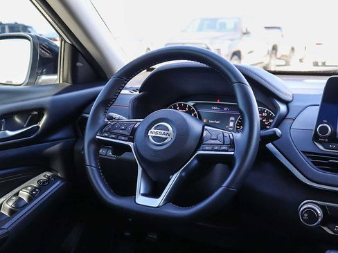 Used 2020 Nissan Altima 2.5 SR FWD image 16