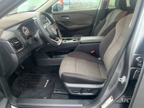 Certified 2021 Nissan Rogue SV image 10