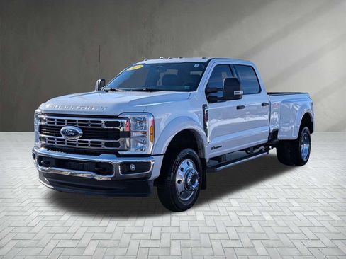 Used 2025 Ford F450 XLT w/ FX4 Off-Road Package image 2