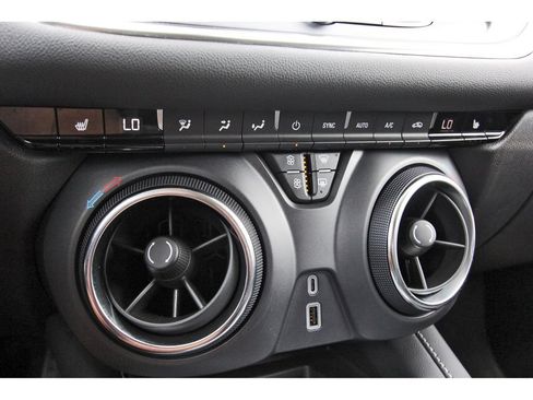 Used 2024 Chevrolet Blazer LT w/ Convenience Package FWD image 23