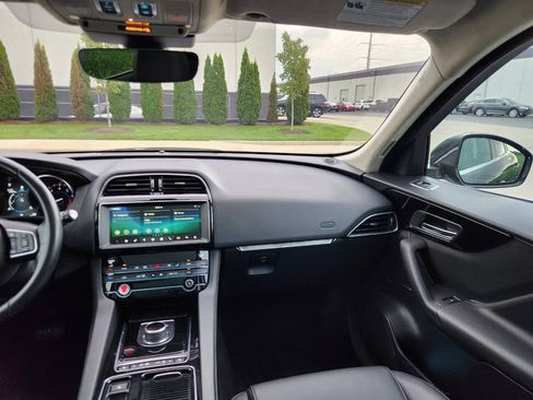 Used 2020 Jaguar F-PACE Premium AWD/4WD image 15