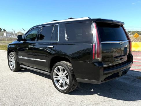Used 2015 Cadillac Escalade Premium image 3