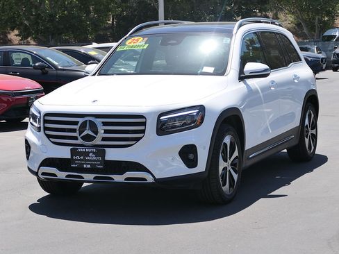 Used 2025 Mercedes-Benz GLB 250 4MATIC image 7