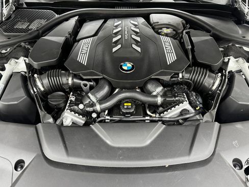 Used 2022 BMW 750i xDrive w/ Autobahn Package image 36